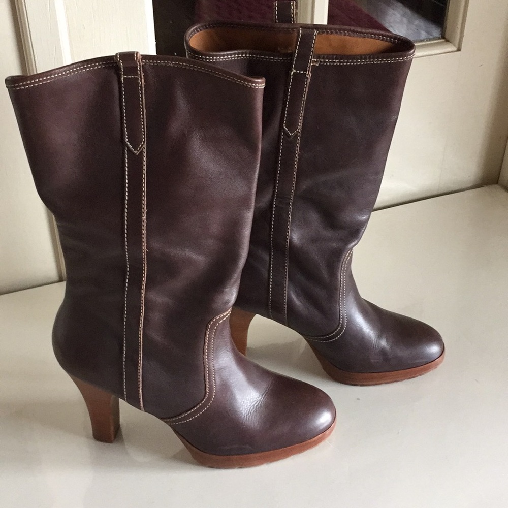 American Eagle 🦅 brown heeled boots- Excellent